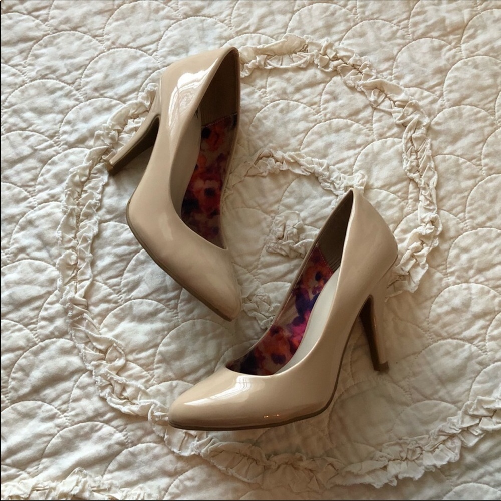 Fergalicious Nude pumps
